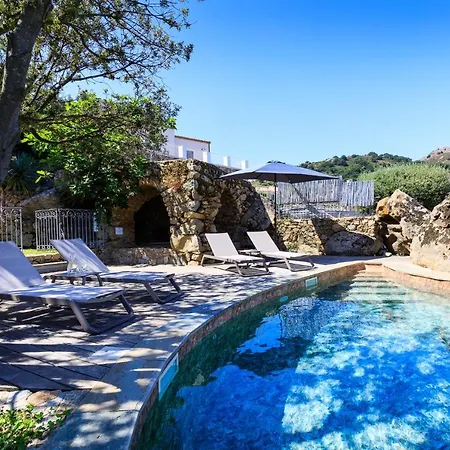 U Piazzale Santa-Reparata-di-Balagna