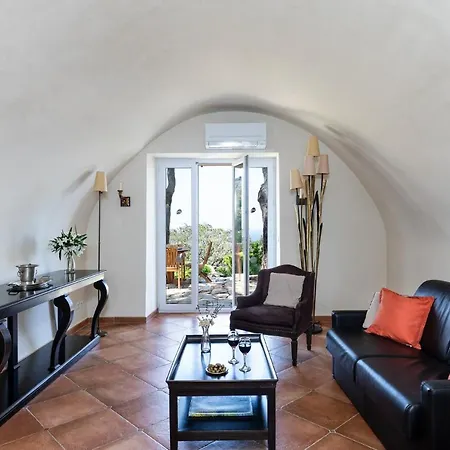 U Piazzale Villa Santa-Reparata-di-Balagna